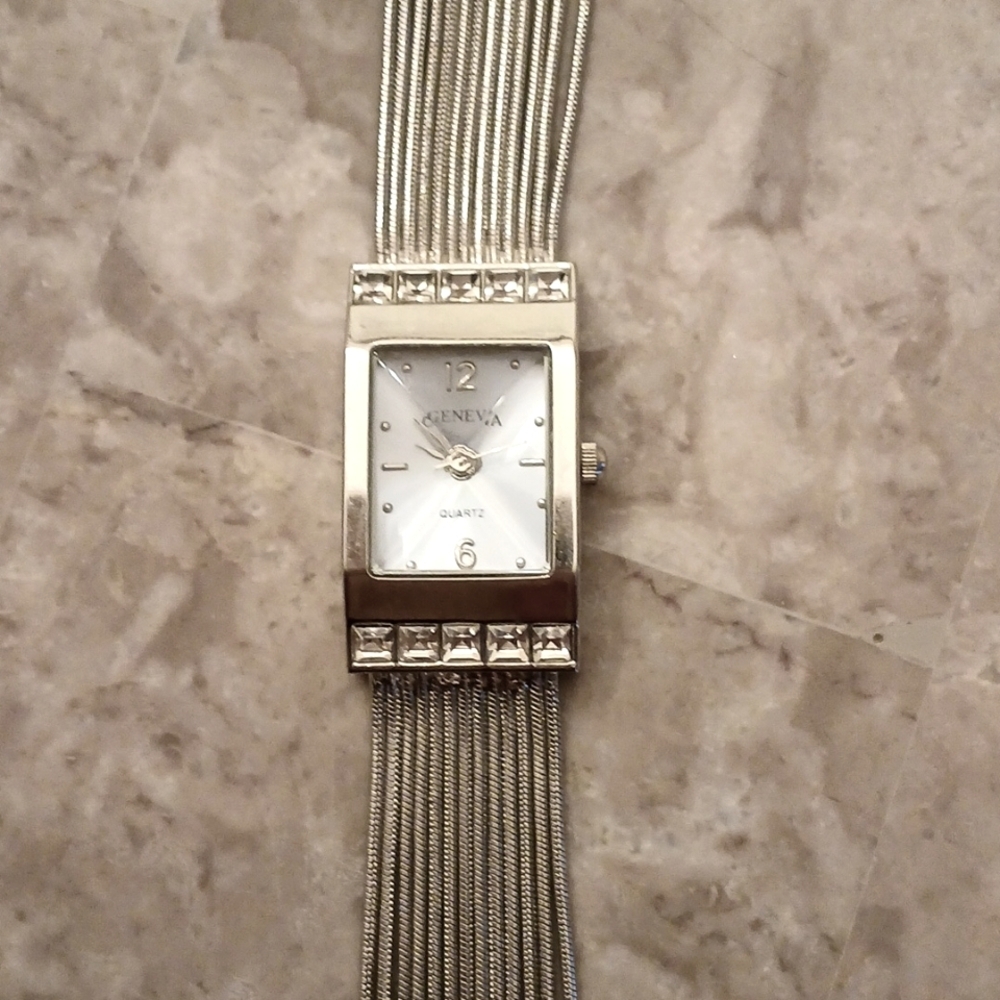 Geneva Womens Silver Rhinestone accented chain style band fashion Watch